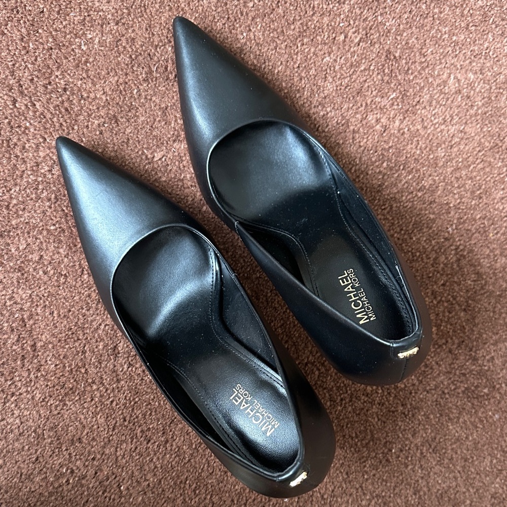 Michael Michael Kors Amara Black Pointed Heels size 7.5 - Picture 4 of 8